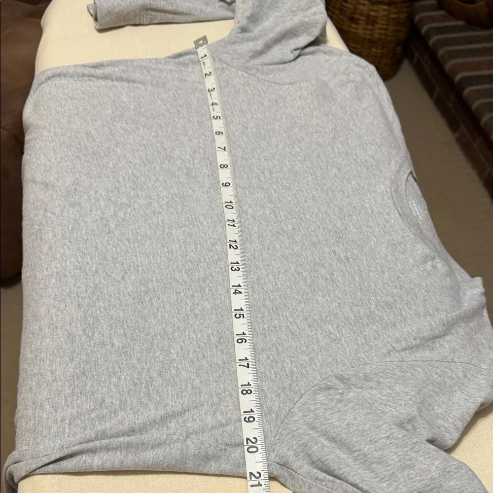 J. Crew Washed Men's Heather Gray Long Sleeve Crew Neck Tee, Size Medium.